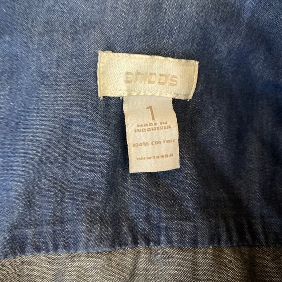 Chico's Denim Shirt Womens 1 S Chambray Blue Pearl Snap Front Long Sleeve - Picture 6 of 6